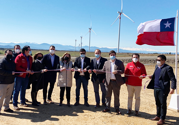 Autoridades inauguran Parque Eólico La Estrella