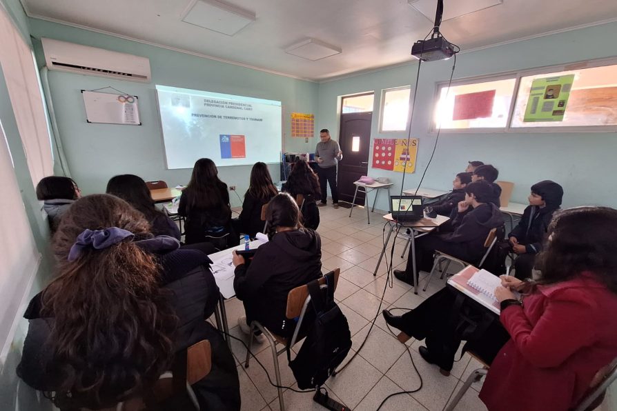 Charla de prevención sobre sismos y tsunamis se realizó en Paredones