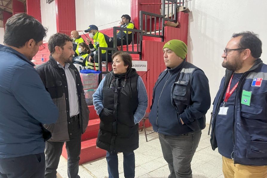 Delegada Presidencial Provincial de Cardenal Caro visita Hospital de Campaña en Pichilemu.