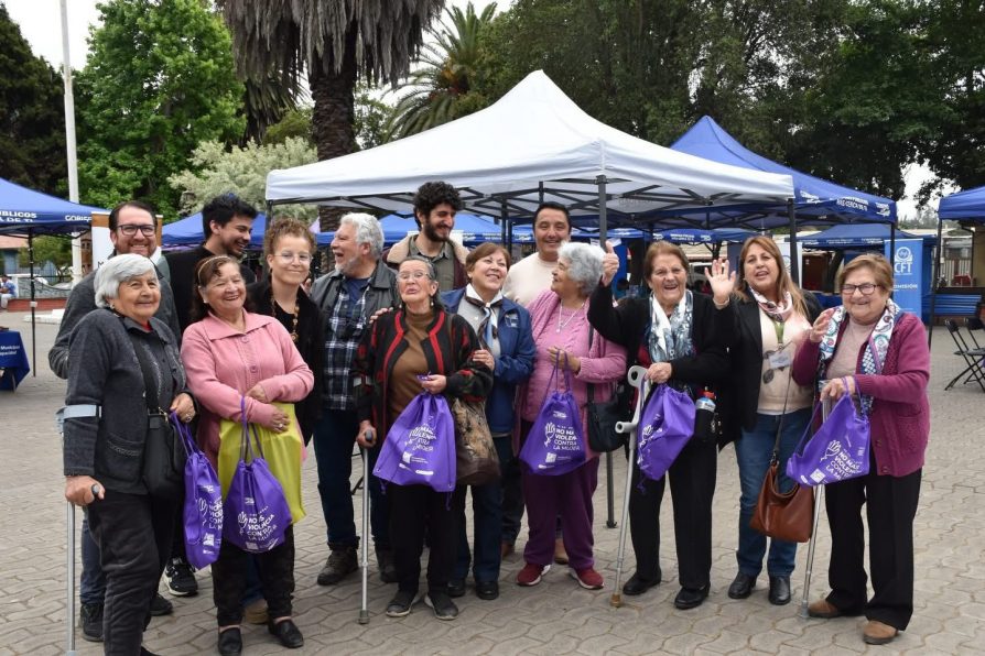 Conmemoración del Día Internacional de la Eliminación de la Violencia contra la Mujer en Navidad.